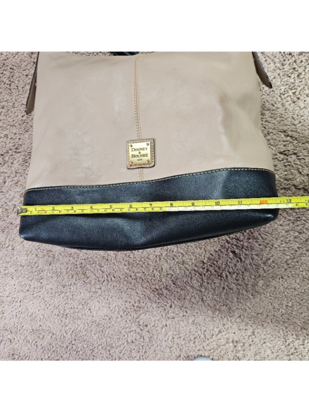 Dooney & Bourke 2 Tone Beige Black Pebbled Leather Shoulder Hobo Bag and Wallet - Picture 6 of 16